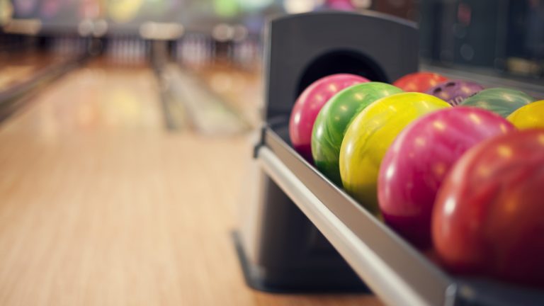 Comment choisir le meilleur bowling pour organiser un anniversaire d'enfant en 2026 ?
